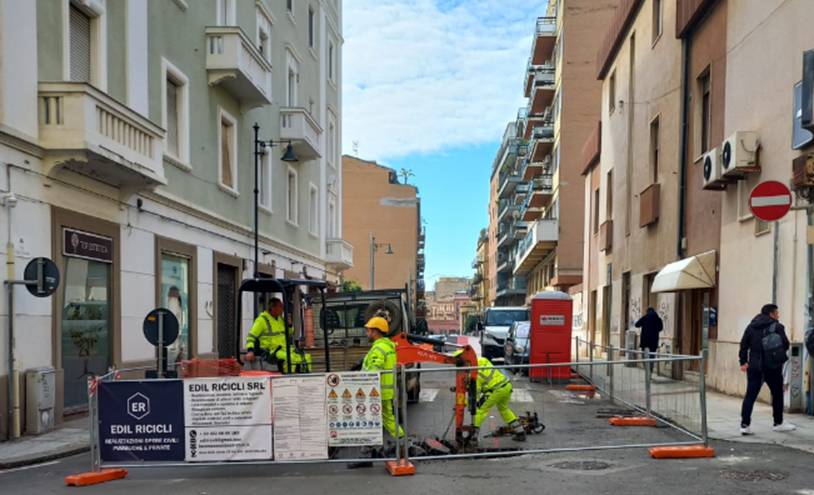 Immagine: CAGLIARI: DISMISSIONI VECCHIE RETI IN VIA ORLANDO E VIA EINAUDI