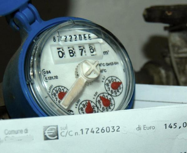 Immagine: Contatore con bolletta