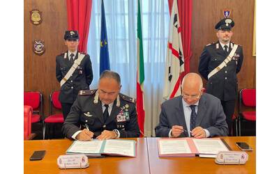 Immagine: Presidente e carabinieri