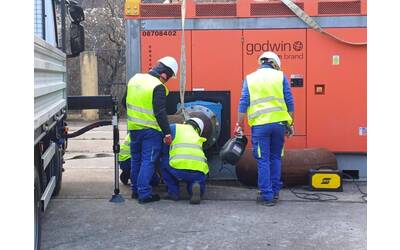 Immagine: Tecnici sollevamento Govossai Fonni